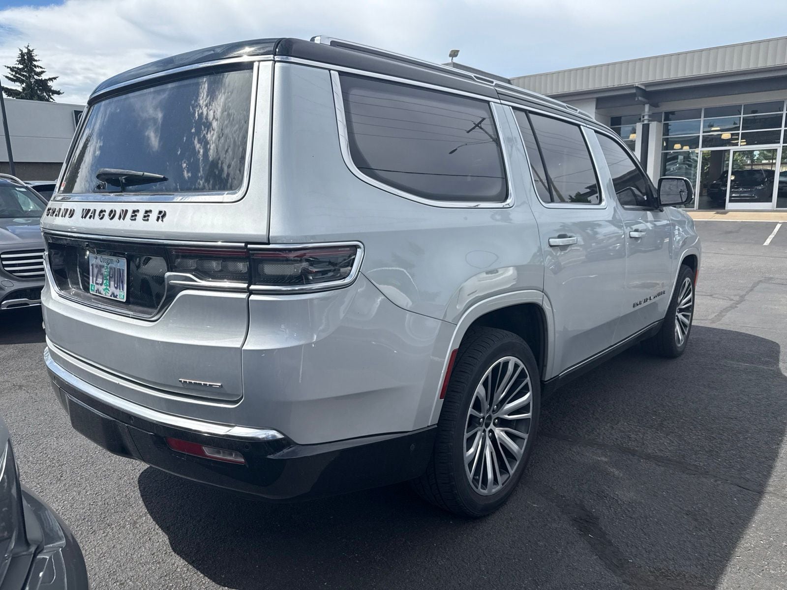 2022 Jeep Grand Wagoneer Series III