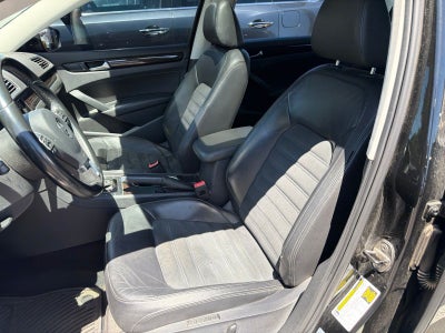 2014 Volkswagen Passat SEL Premium