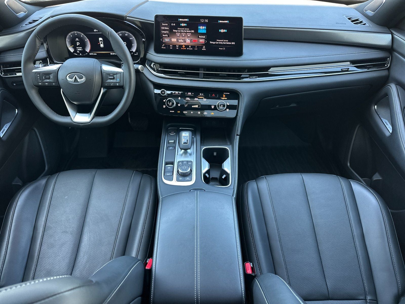 2025 INFINITI QX60 LUXE
