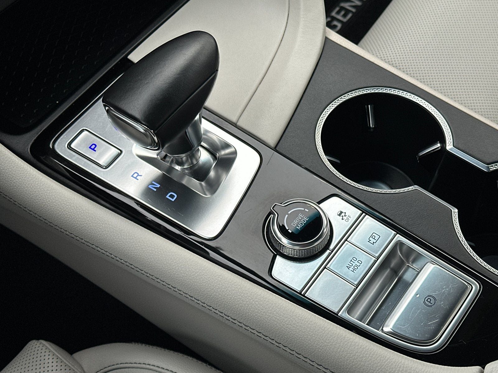 2024 Genesis G70 2.5T