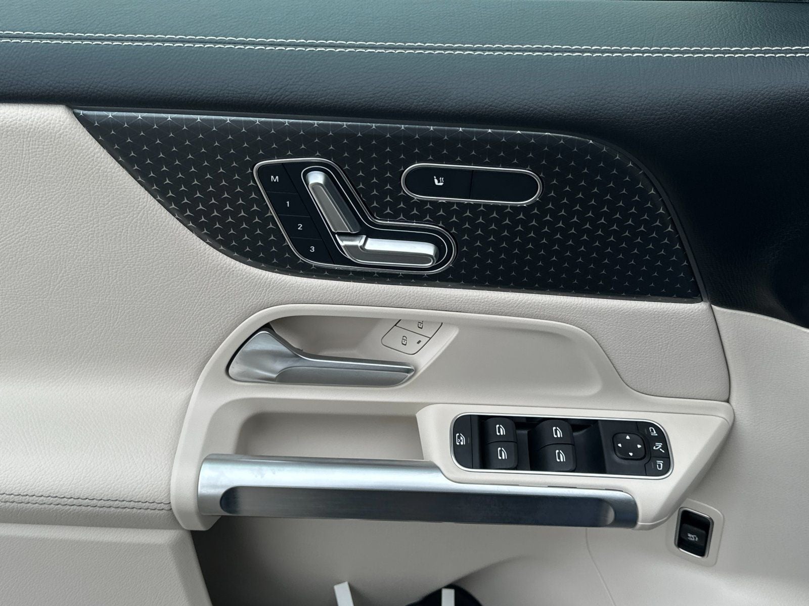 2025 Mercedes-Benz GLB GLB 250