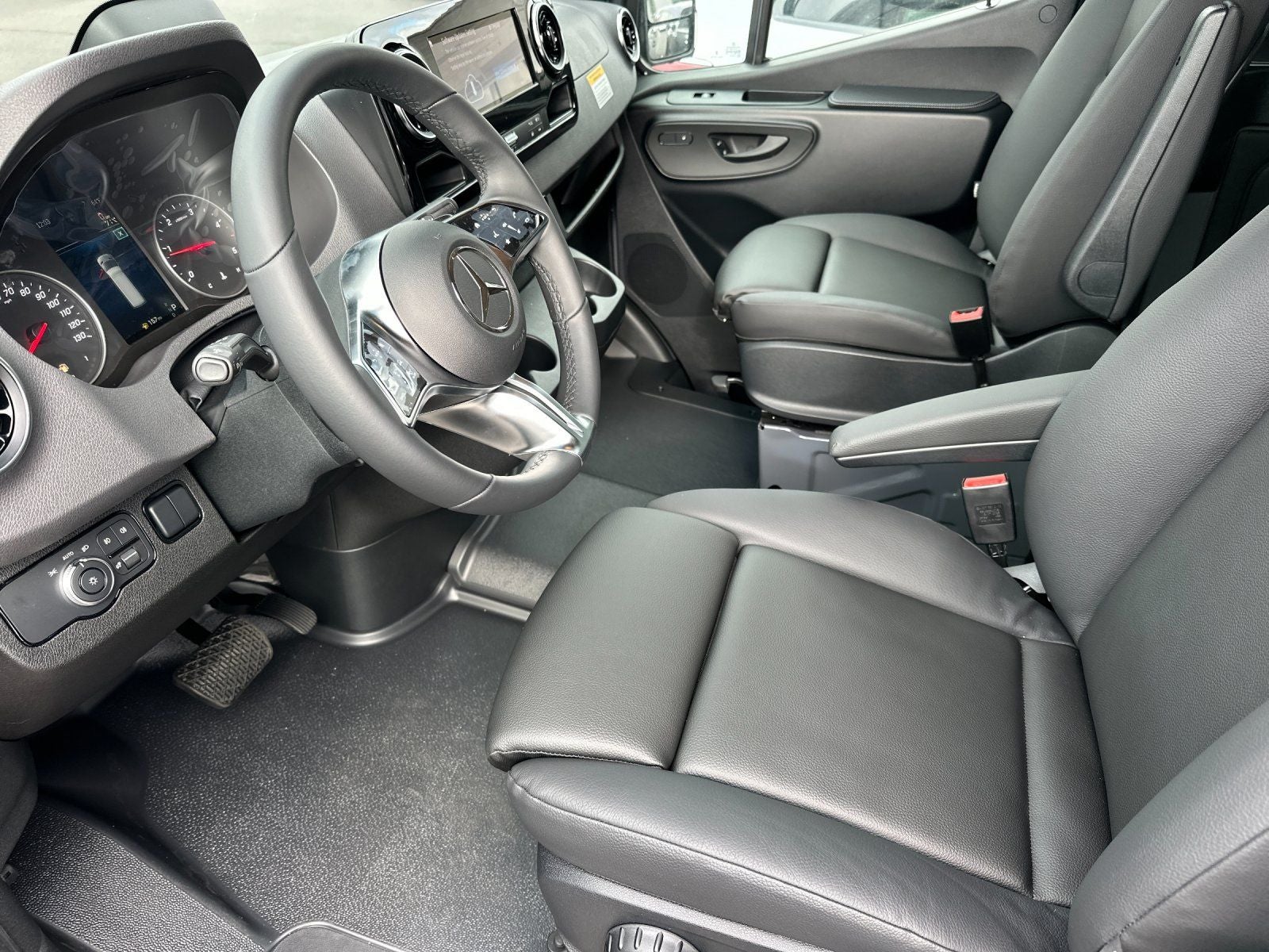 2026 Mercedes-Benz Sprinter 2500 2500 Standard Roof I4 Diesel 144" RWD