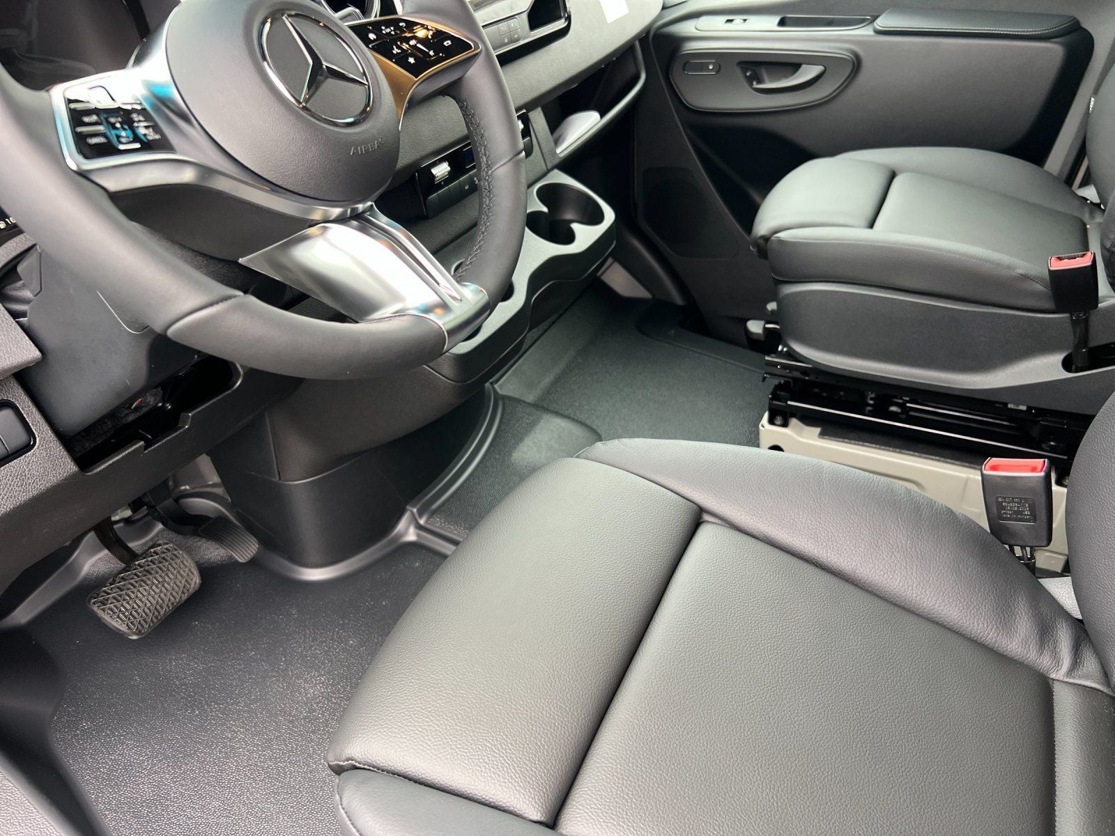 2026 Mercedes-Benz Sprinter 2500 Cargo 144 WB 4MATIC®