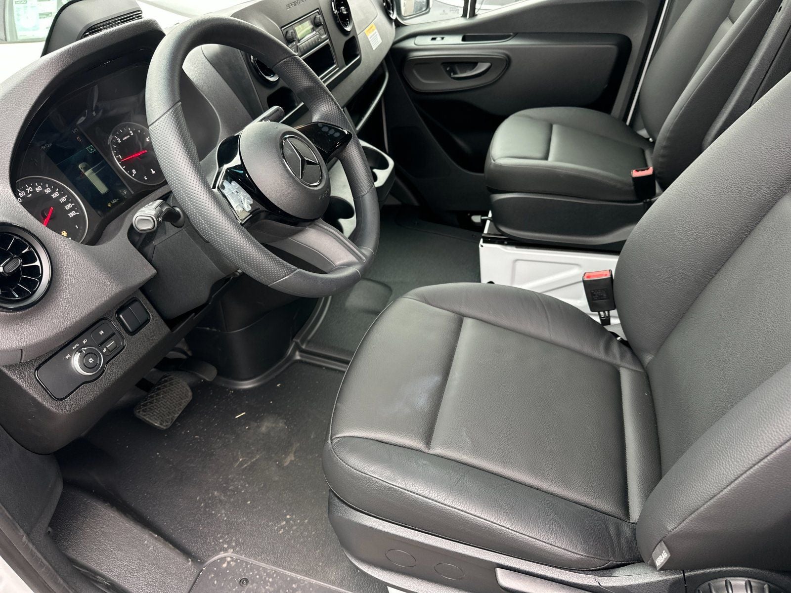 2025 Mercedes-Benz Sprinter 2500 Cargo 144 WB
