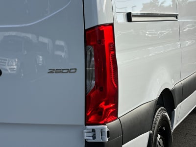 2025 Mercedes-Benz Sprinter 2500 Cargo 144 WB