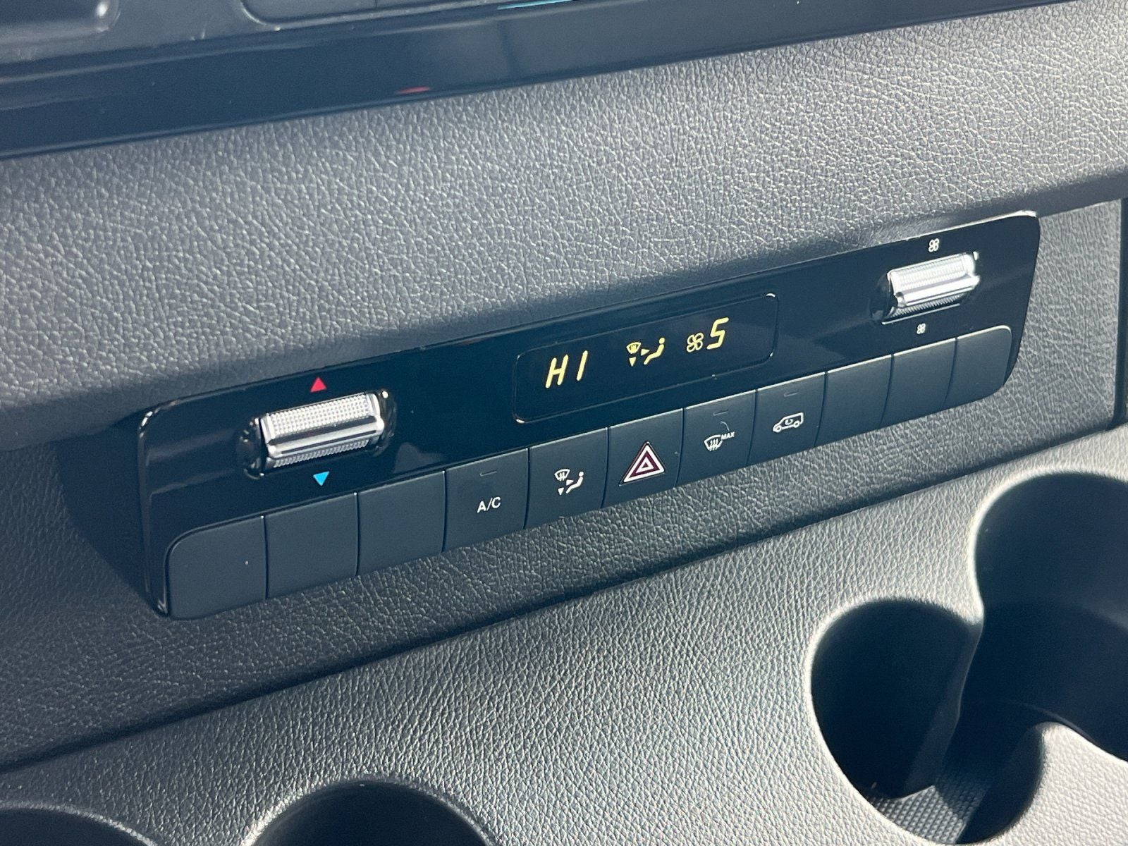 2025 Mercedes-Benz Sprinter 2500 Cargo 144 WB High Roof