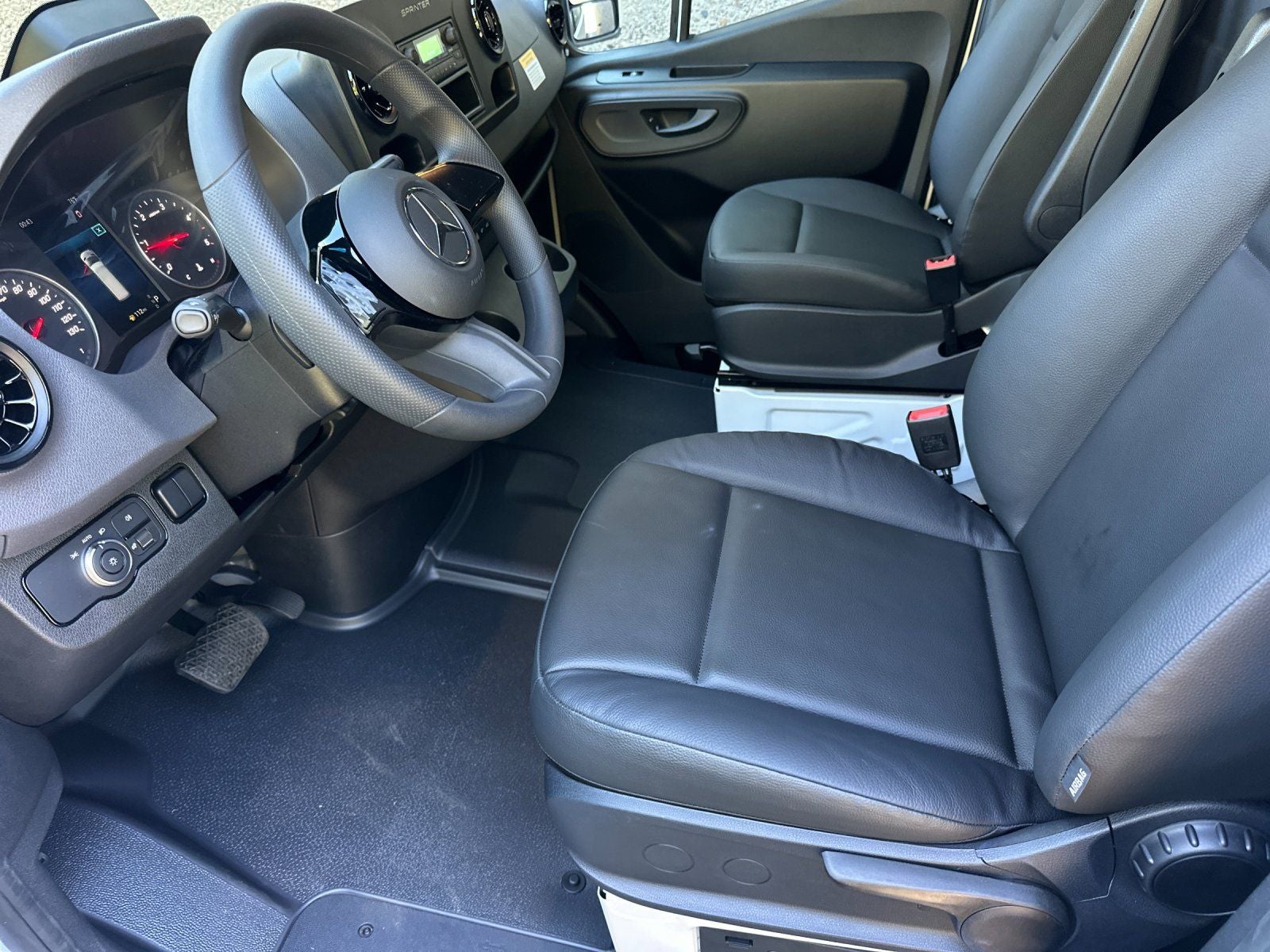 2025 Mercedes-Benz Sprinter 2500 Cargo 144 WB