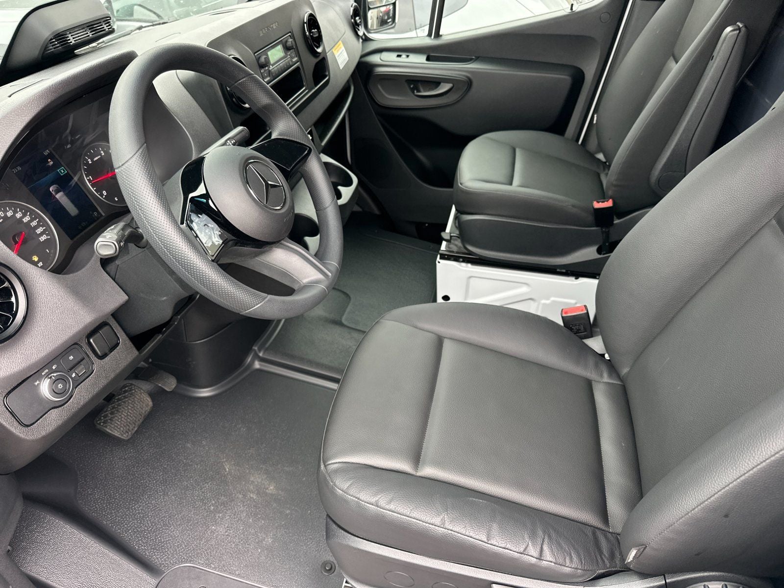 2025 Mercedes-Benz Sprinter 2500 Cargo 144 WB