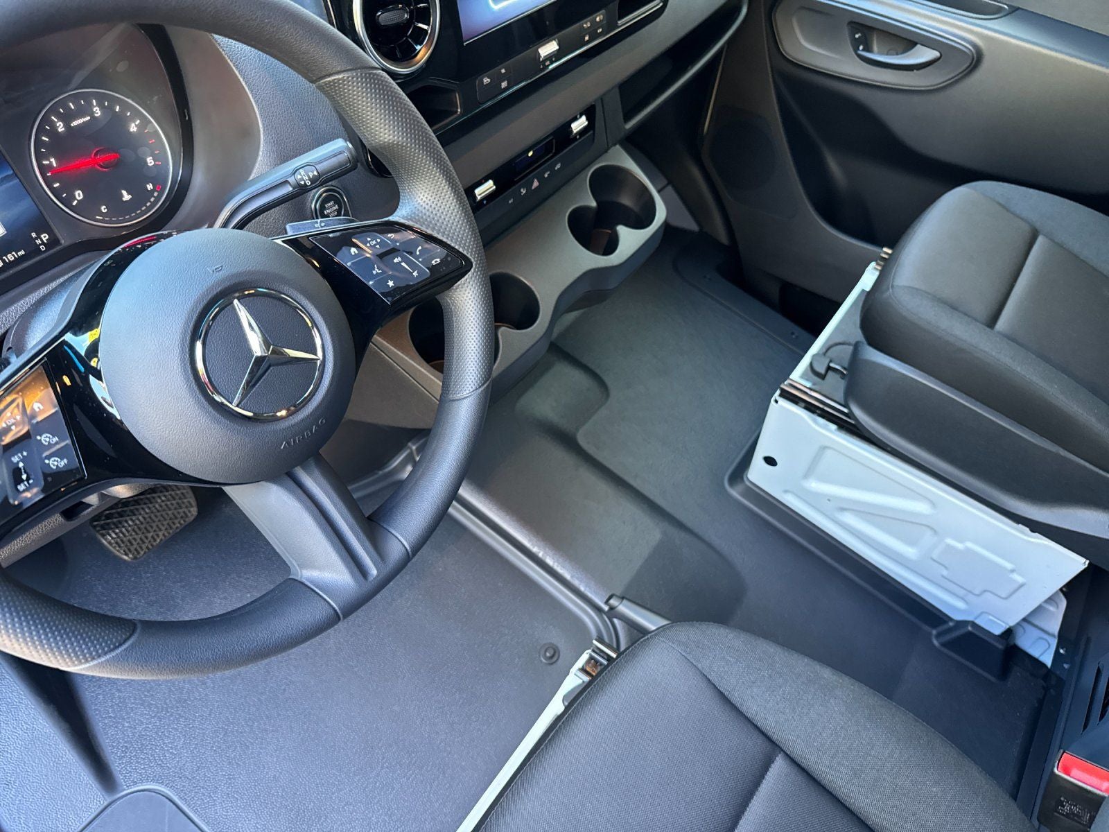 2025 Mercedes-Benz Sprinter 2500 Cargo 144 WB