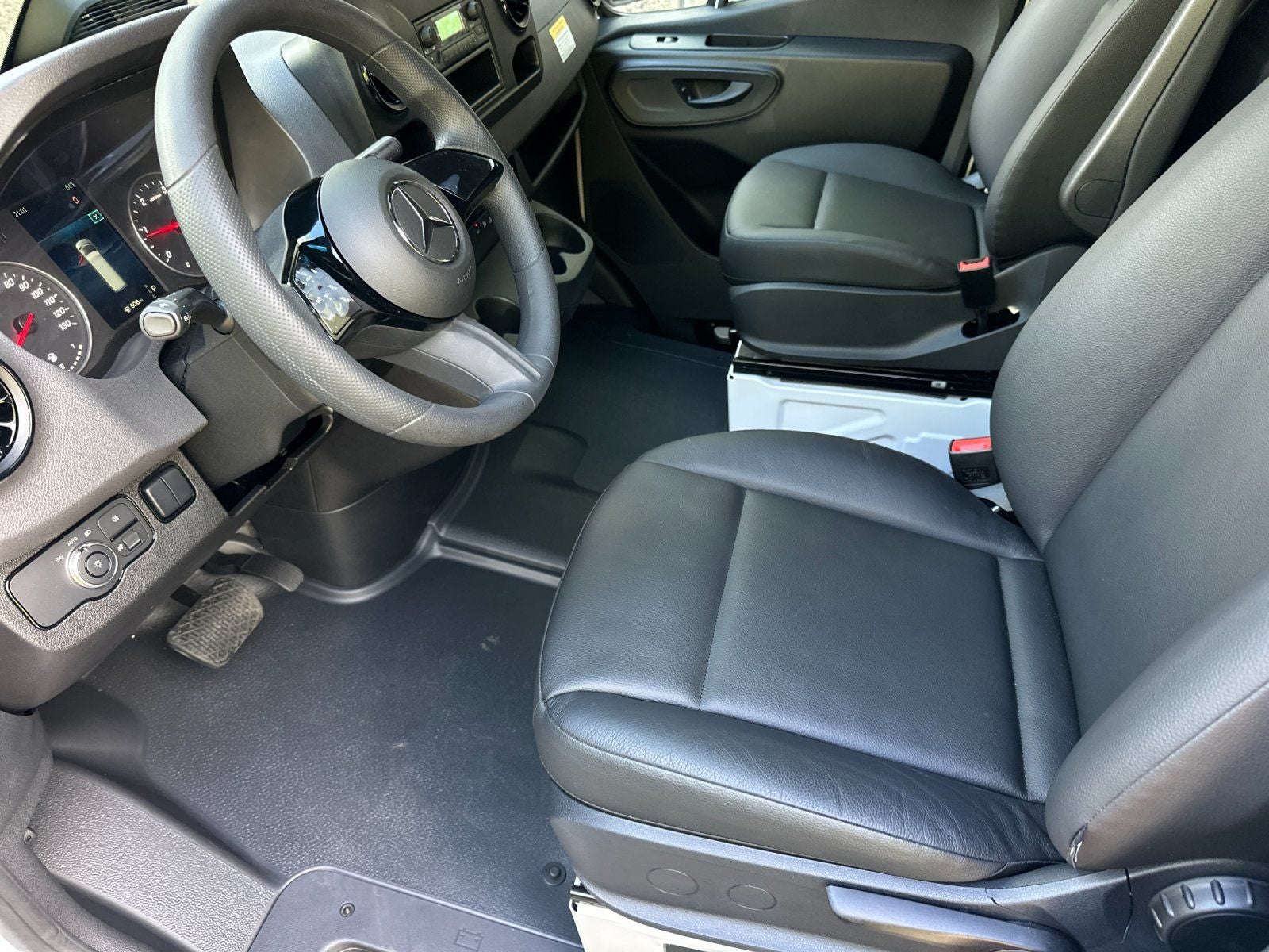 2025 Mercedes-Benz Sprinter 2500 Cargo 144 WB