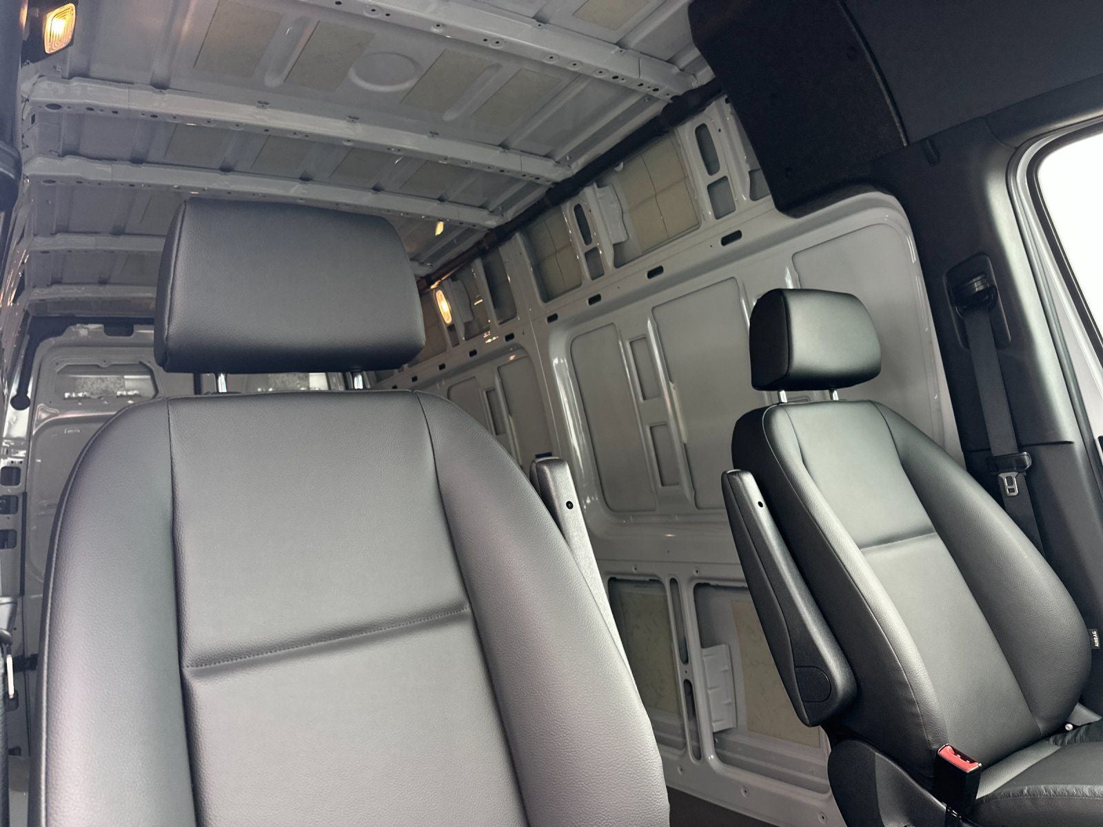 2025 Mercedes-Benz Sprinter 2500 Cargo 144 WB
