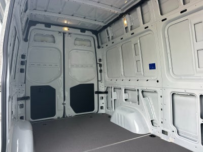 2025 Mercedes-Benz Sprinter 2500 Cargo 144 WB