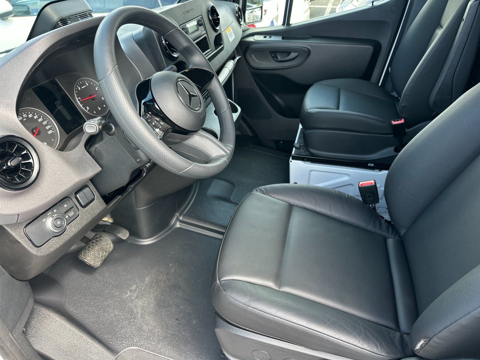 2025 Mercedes-Benz Sprinter 2500 Cargo 144 WB