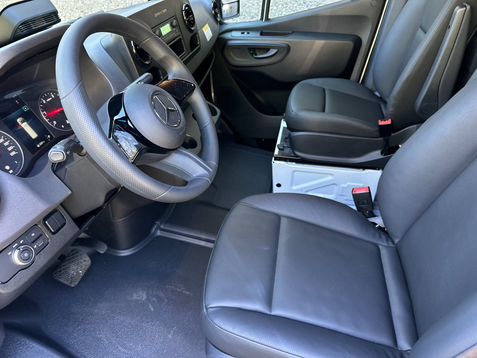 2025 Mercedes-Benz Sprinter 2500 Cargo 144 WB