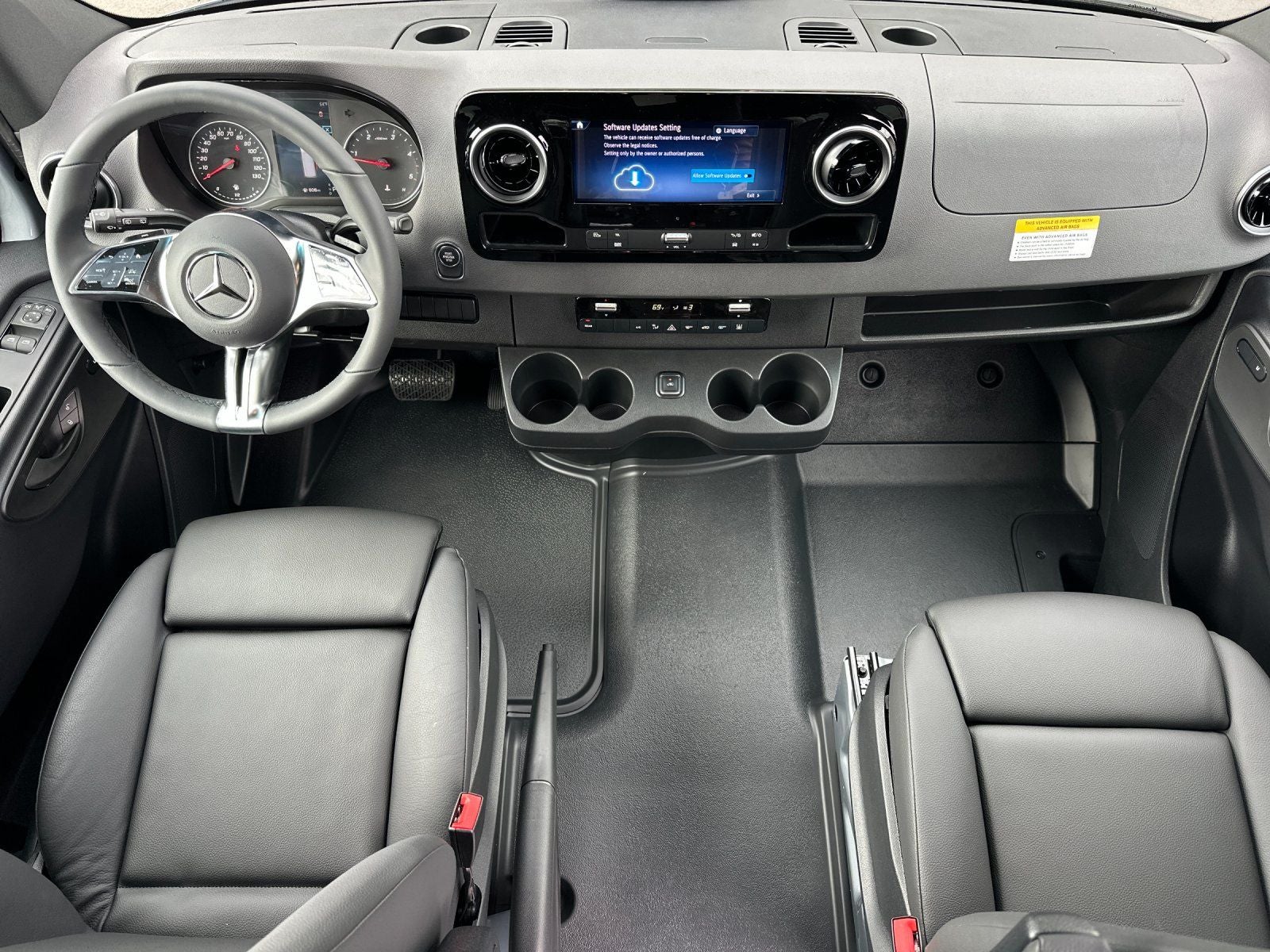 2025 Mercedes-Benz Sprinter 2500 Passenger 144 WB