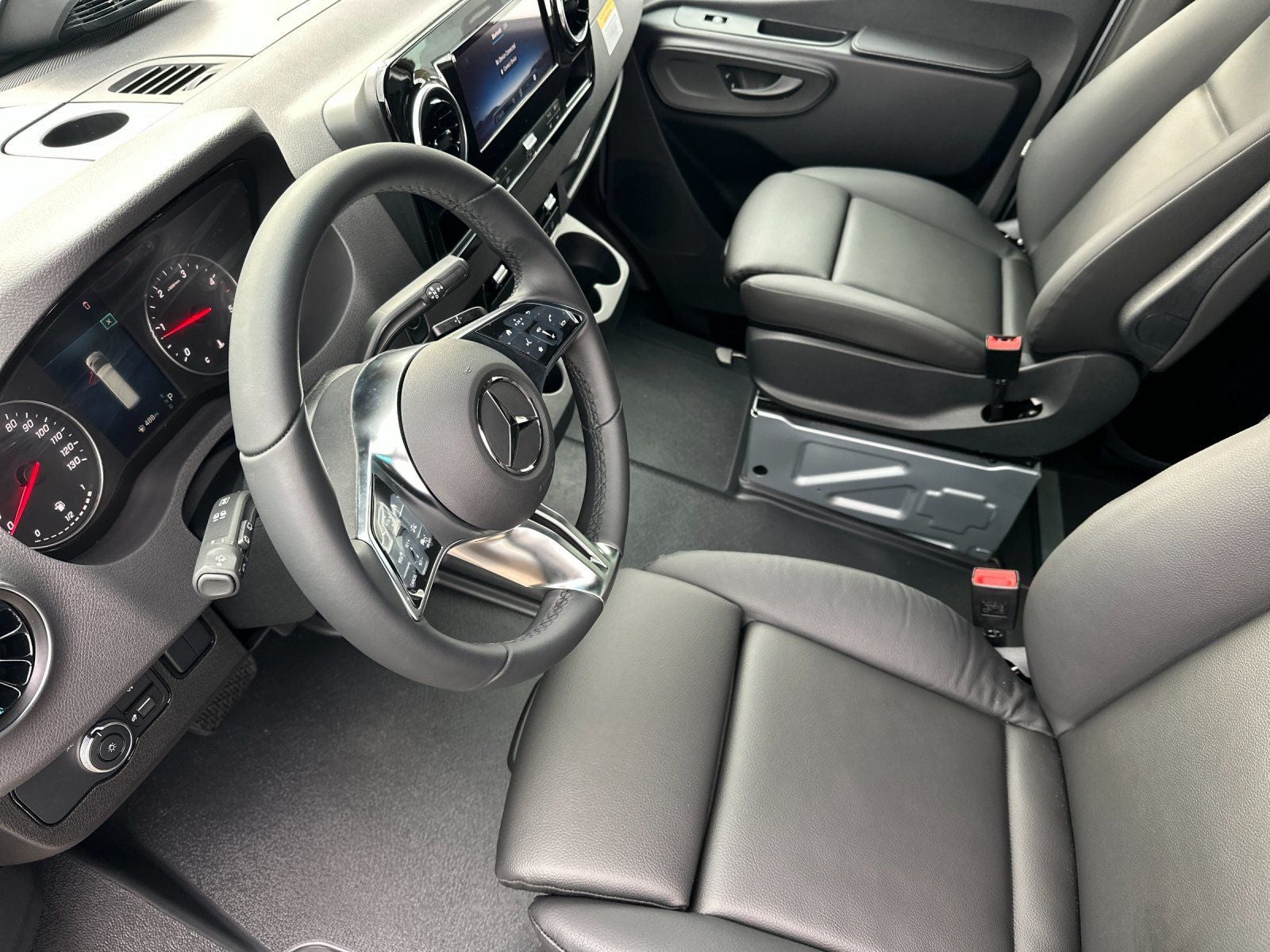 2025 Mercedes-Benz Sprinter 2500 Passenger 144 WB