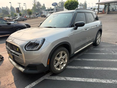 2025 MINI Cooper Countryman Iconic