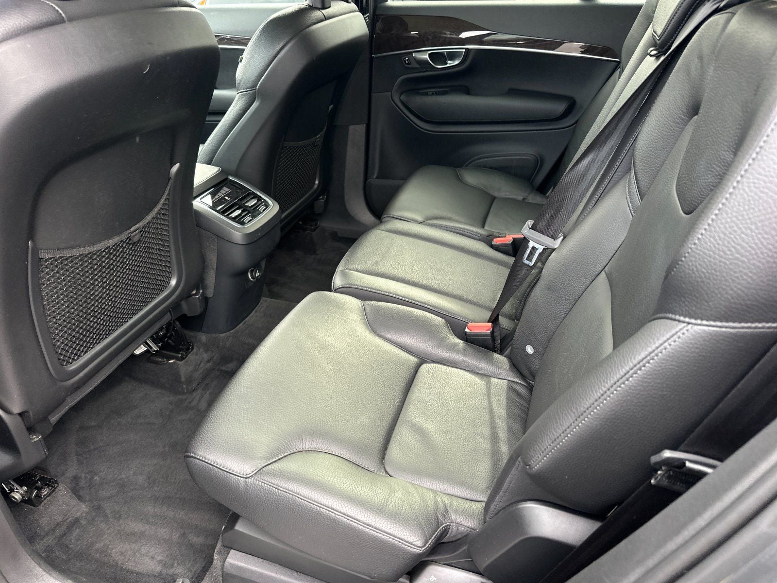 2017 Volvo XC90 T6 Momentum