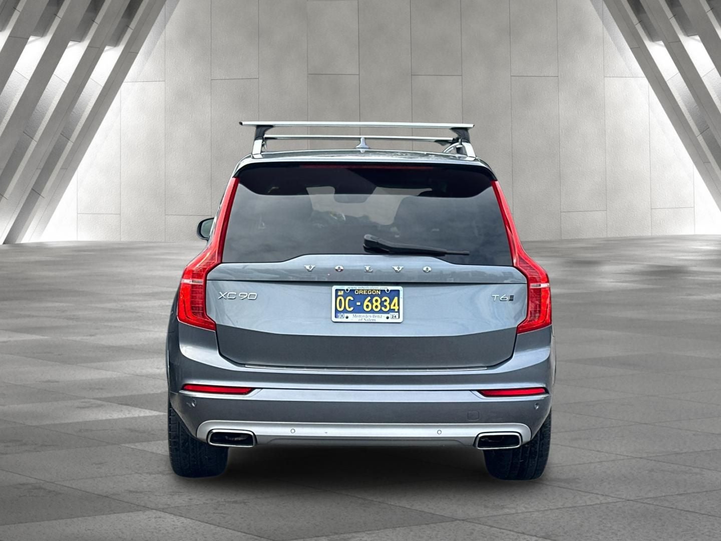 2017 Volvo XC90 T6 Momentum