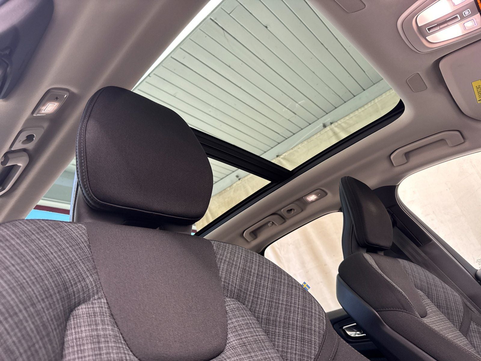 2022 Volvo XC60 Recharge Plug-In Hybrid T8 Inscription Expression