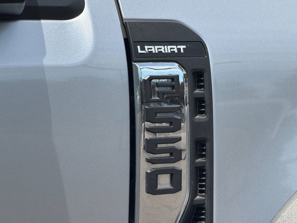 2024 Ford F-550SD Lariat DRW