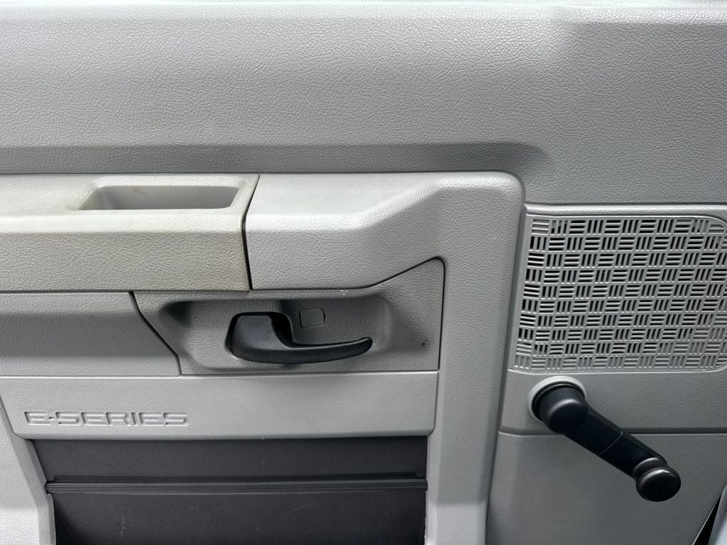 2015 Ford E-450SD Base