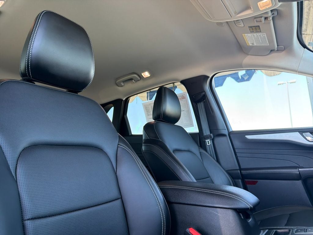 2025 Ford Escape Platinum