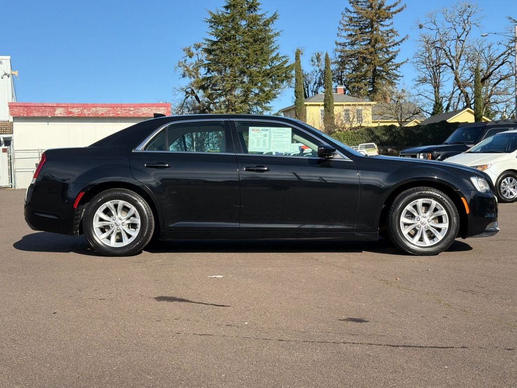 2015 Chrysler 300 Limited