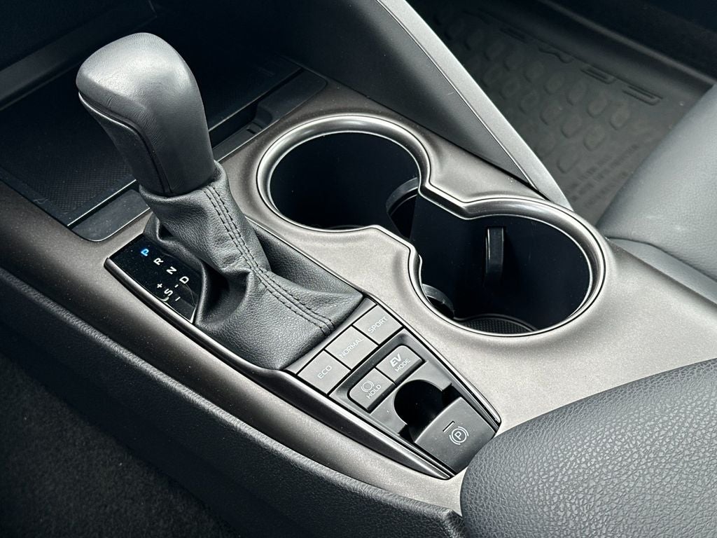 2024 Toyota Camry Hybrid SE