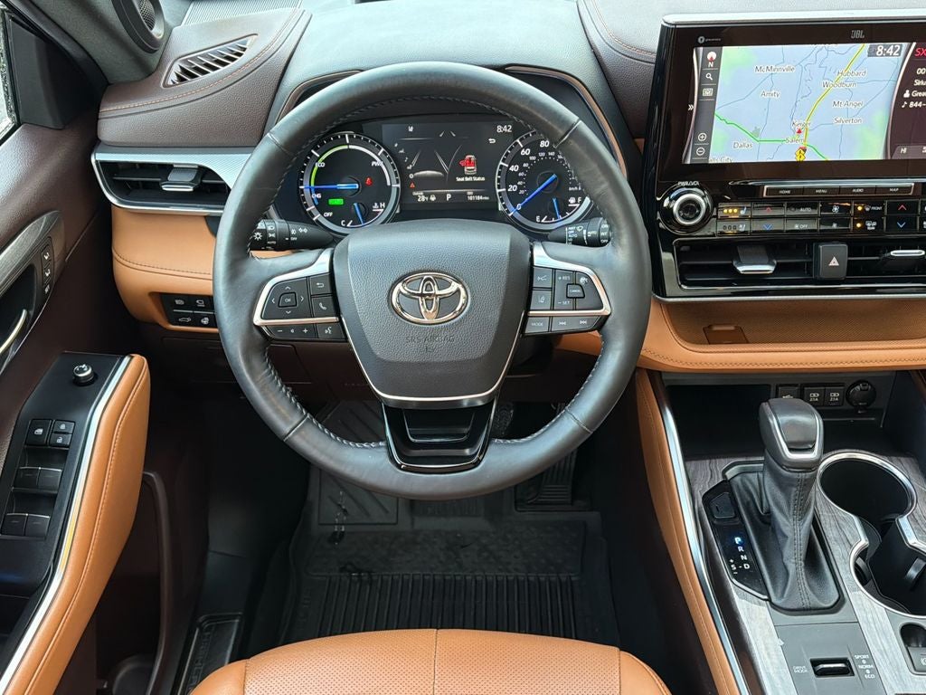 2021 Toyota Highlander Hybrid Platinum