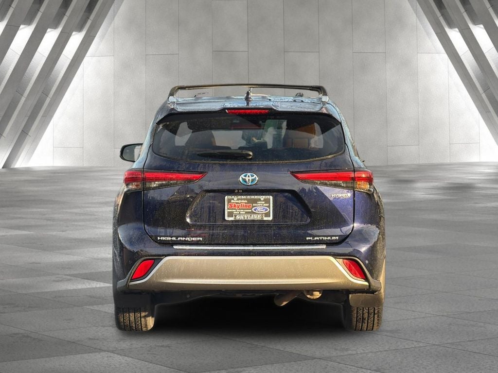 2021 Toyota Highlander Hybrid Platinum