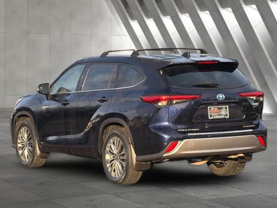 2021 Toyota Highlander Hybrid Platinum