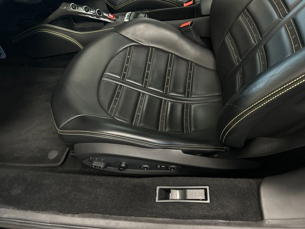 2019 Ferrari 488 Spider Base